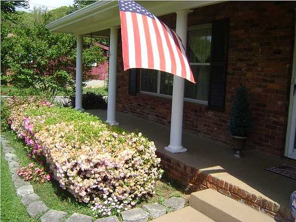 3rd image of 4321 Forest Plaza Dr