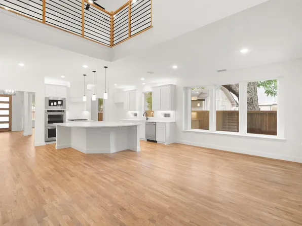 848 Northwood Rd, Fort Worth, TX 76107