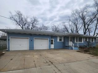 1229 N 29th St, Council Bluffs, IA 51501