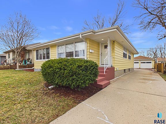 2nd image of 2101 S Willow Ave