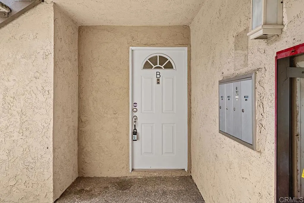 2 bed, 978 sqft, $3,695 — Photo 3