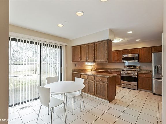 5th image of 1340 Deerfield Ct