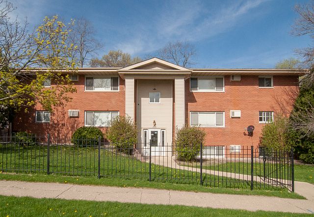 1st image of 122 Flintridge Dr APT 2