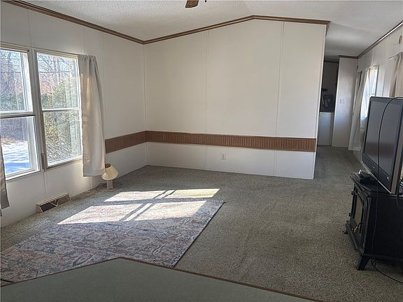 5th image of 2 Easy St