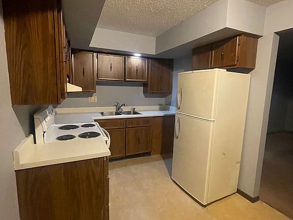 3rd image of 2330 & 2324 E Locust St #103