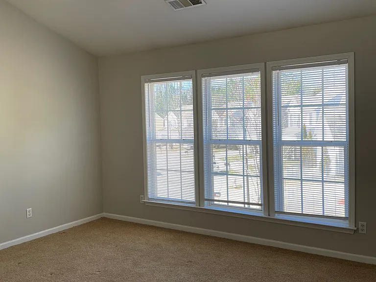 3235 Saville St SW — Photo 31