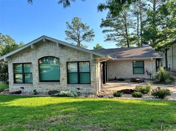 1019 Kiowa Dr W, Lake Kiowa, TX 76240