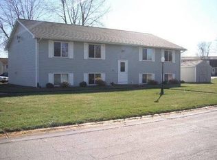 5 Park Crest Ct APT 1, Eldridge, IA 52748