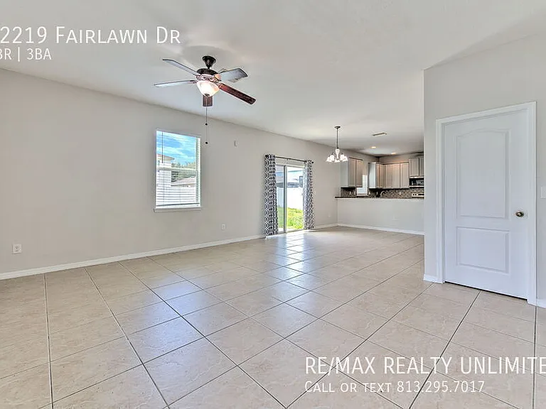 12219 Fairlawn Dr — Photo 7