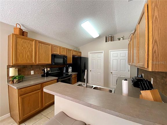 3rd image of 25240 Ironwedge Dr