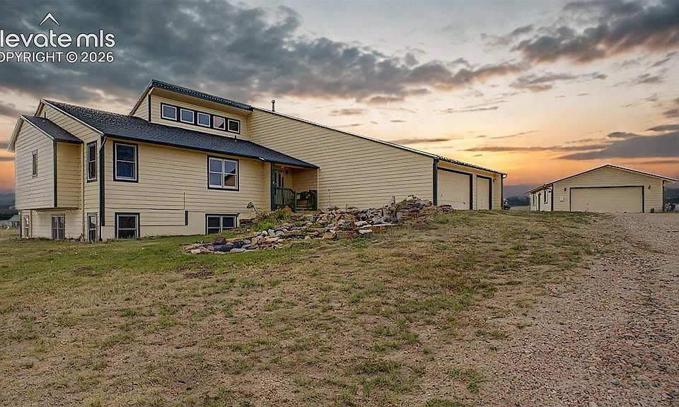 1st image of 15820 Valdez Cir