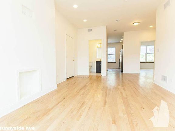 4th image of 1010 W Sunnyside Ave #118