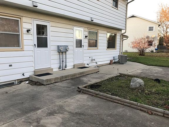 3rd image of 6846 S Ash St