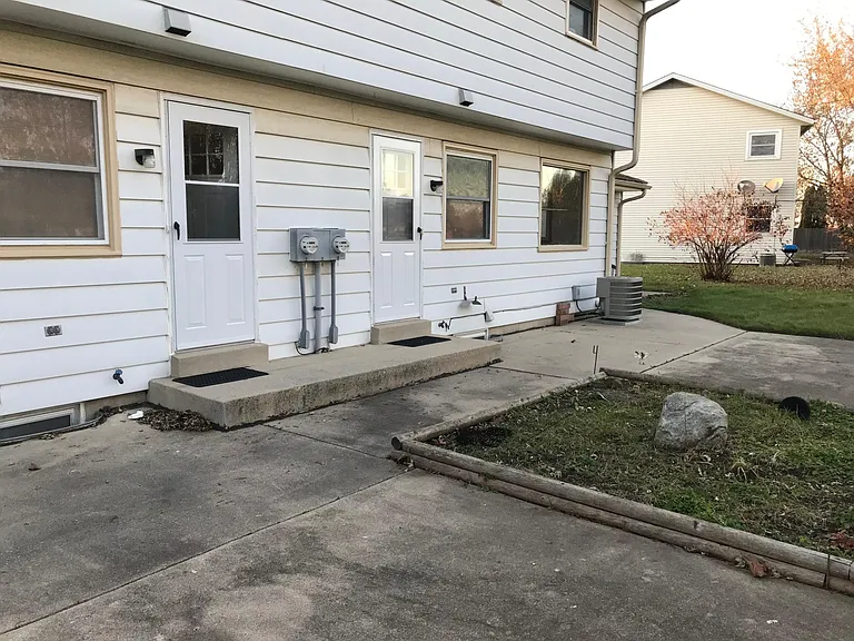 6846 S Ash St — Photo 3