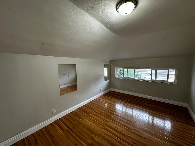 1917 Foothill Blvd #5 — Photo 9