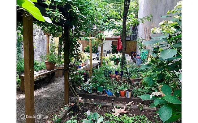 Rented by Douglas Elliman | media 15