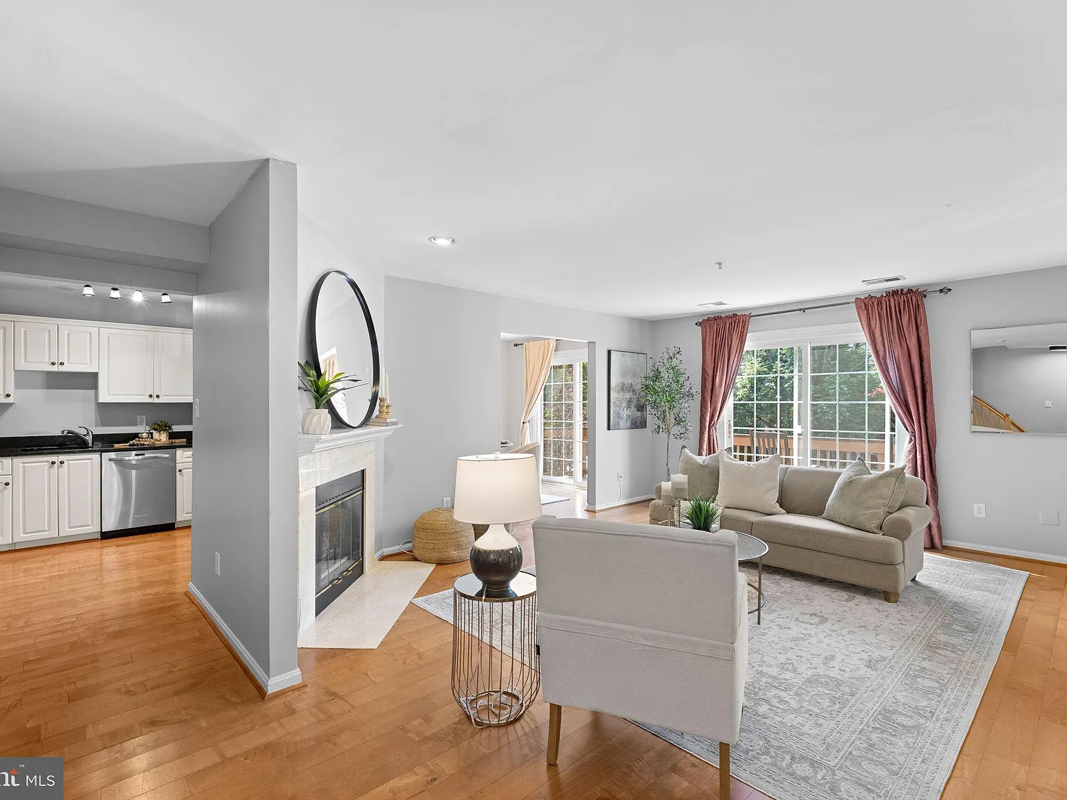 Carriage Park Condo — Photo 3