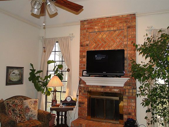 4th image of 5517 Somerford Ln