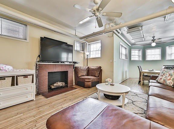 5th image of 3432 N Bosworth Ave Unit G