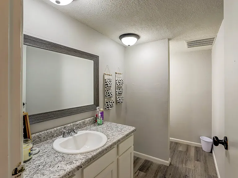 Aspen Meadows — Photo 16