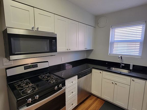 5th image of 6228 Sunshine Dr APT 2N