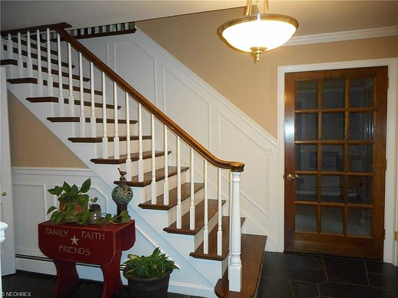 3rd image of 6712 Summit Dr