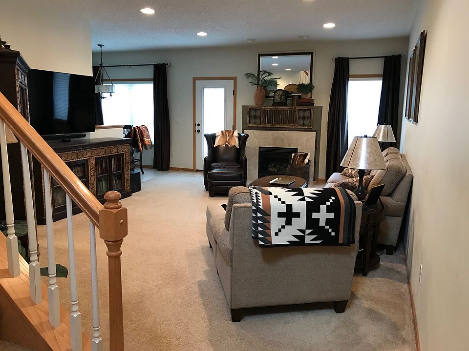 1st image of 590 Sutherland Dr