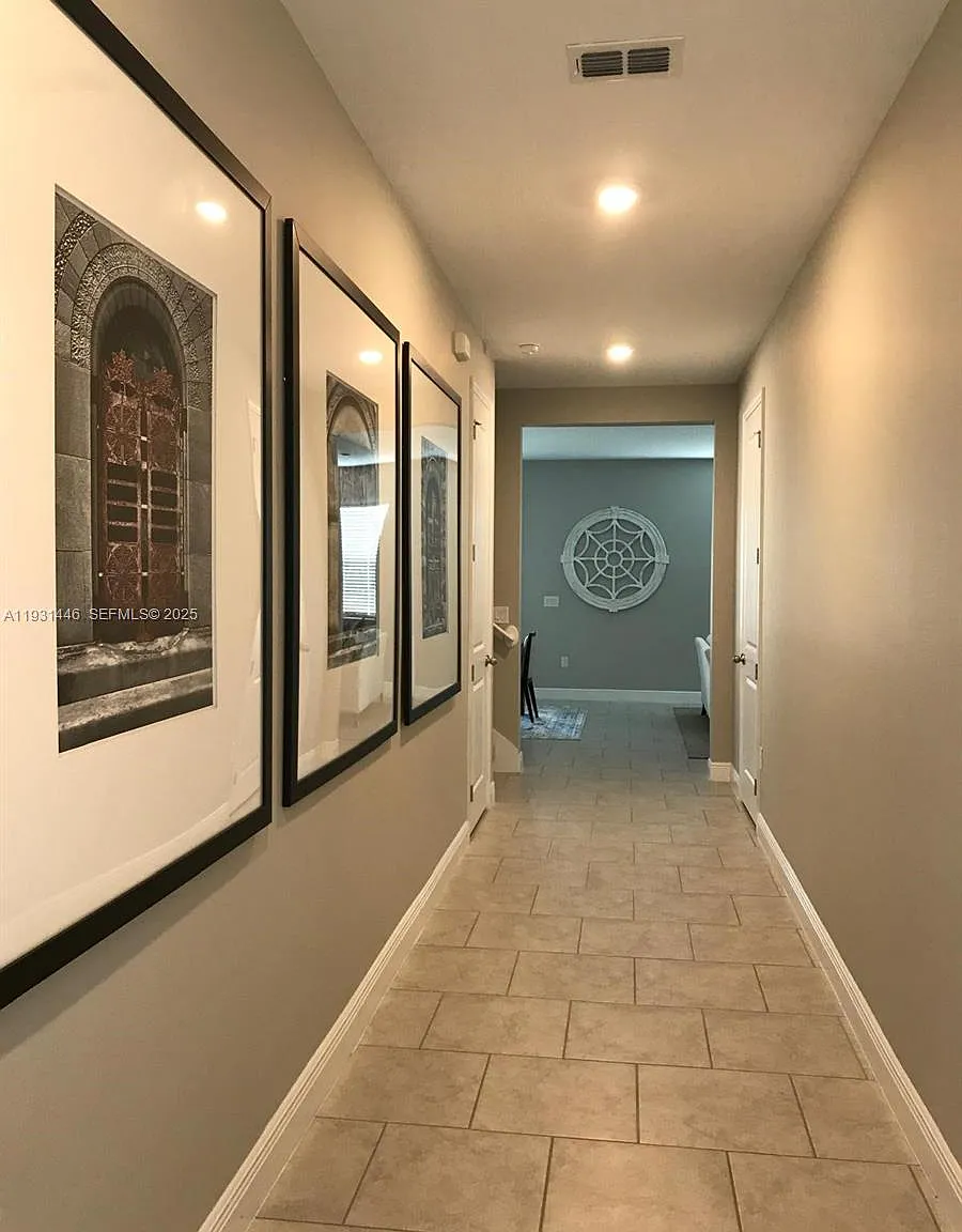 4 bed, 2.5 bath, $2,550 — Photo 2