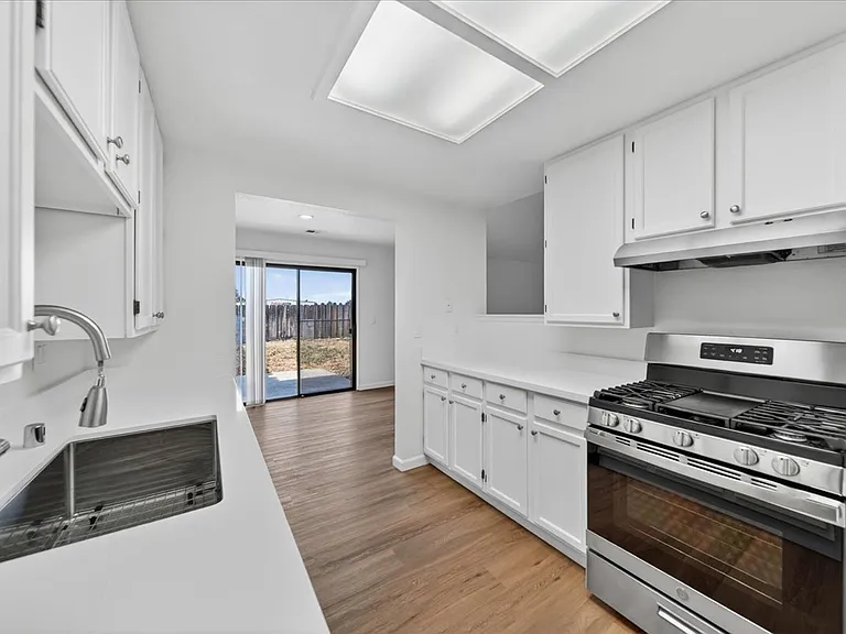 1250 Wilma Dr #B — Photo 7
