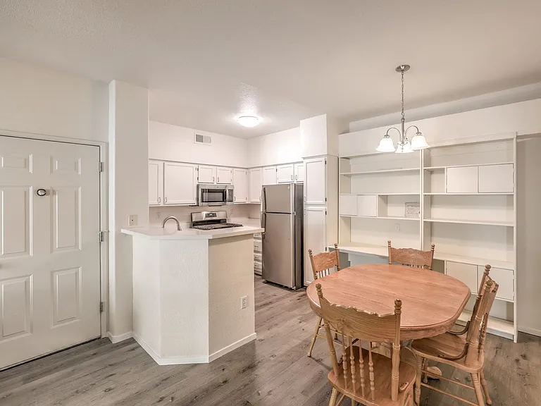5415 W Harmon Ave #1038 — Photo 4