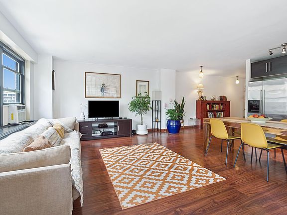 5th image of 210 Broadway #G304