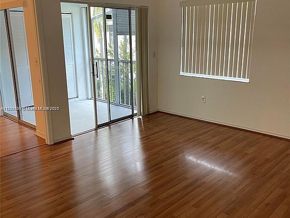 2nd image of 423 NE 210th Circle Ter APT 204