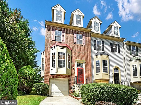 2nd image of 225 Persimmon Cir