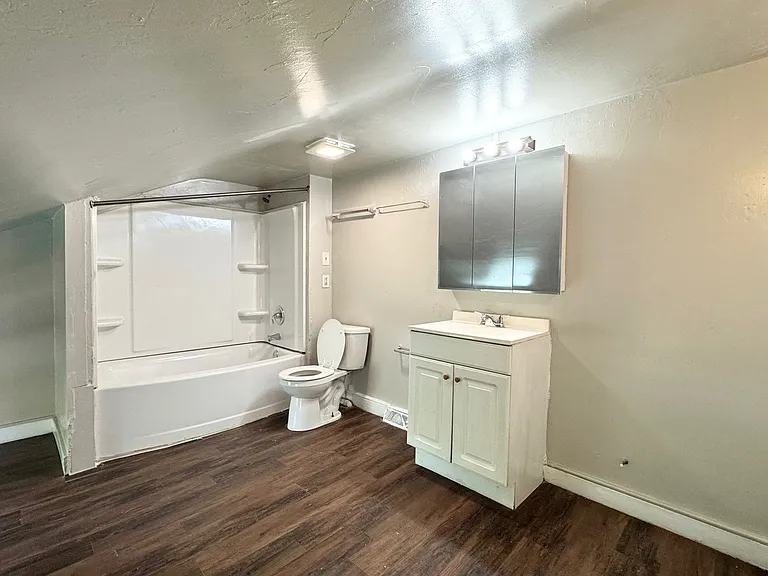 1013 Willow Rd — Photo 7