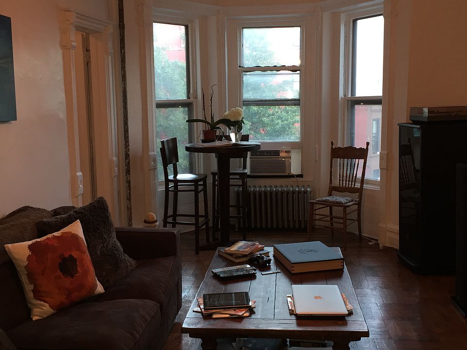 1st image of 920 8th Ave APT 2