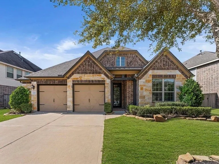 10811 Gates Randal Ct — Photo 1