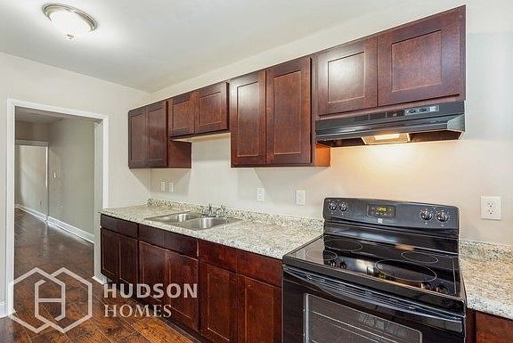 5th image of 2717 Pelham Ave