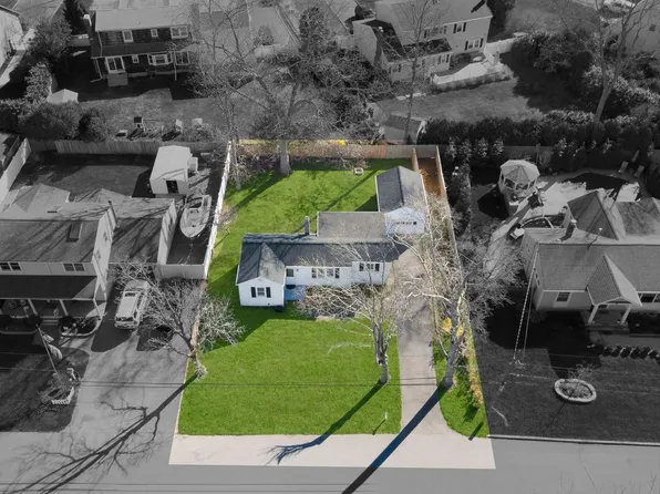 20 Willyn Road, Blue Point, NY 11715