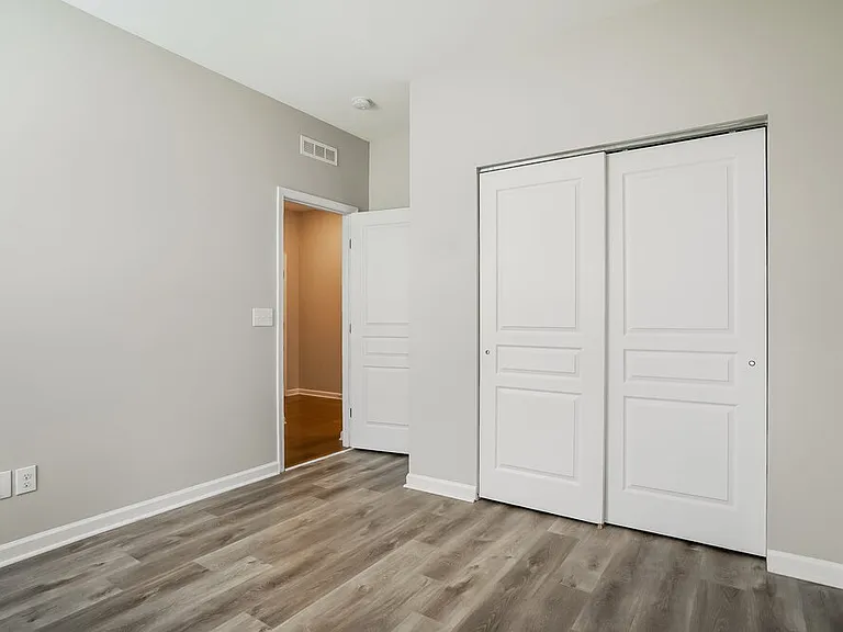 1029 Avondale Dr — Photo 16