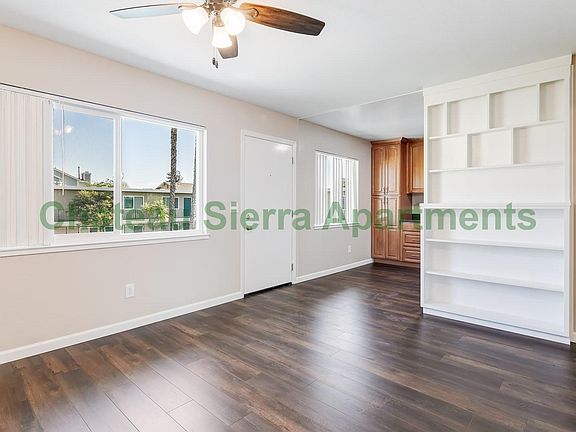 Living Room ; Kitchen