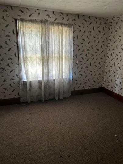 2nd image of 208 W Jackson St