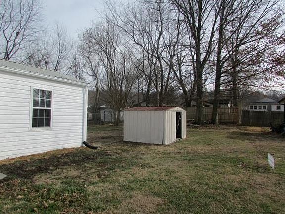 3rd image of 308 Dyer St
