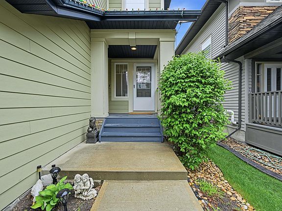2nd image of 478 Ainslie Cres SW