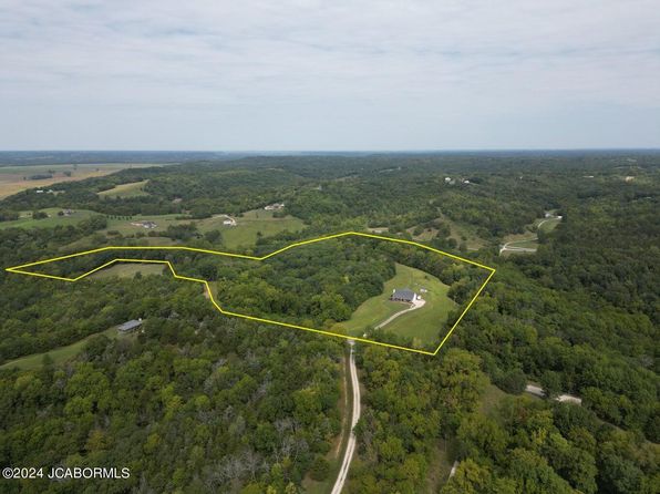 145 W Cedar Tree Ln, Hartsburg, MO 65039