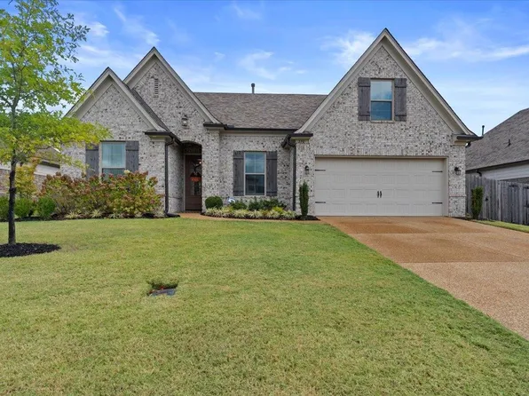 270 Whispering Ridge Dr, Oakland, TN 38060