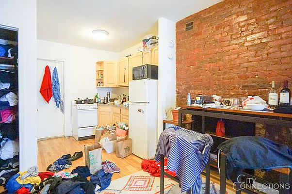 Rented by City Connections Realty | media 17