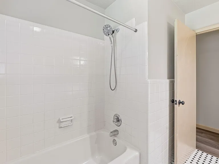 2414 Havenside Dr — Photo 20