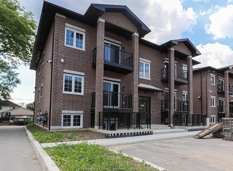 233 Watson Ave #103