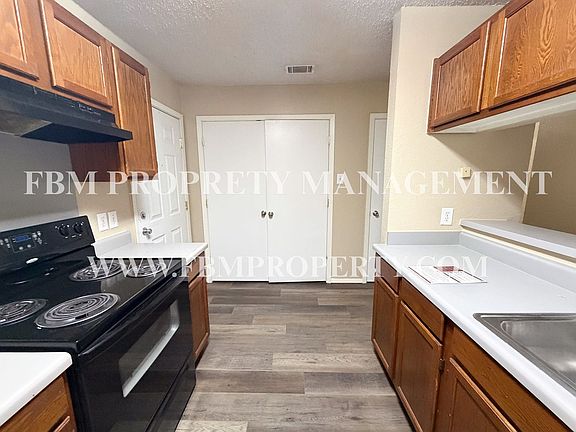 4th image of 804 Biloxi Dr #0