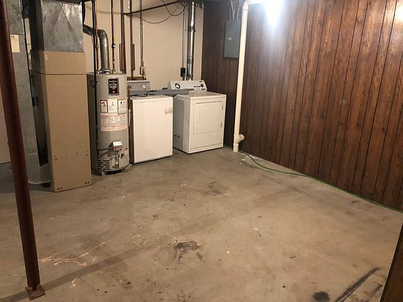 5th image of 704 W South St